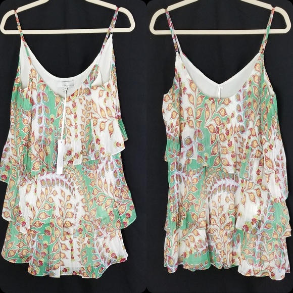 Adelyn Rae Dresses & Skirts - Adelyn Rae Tiered Crinkle Shift Dress Med